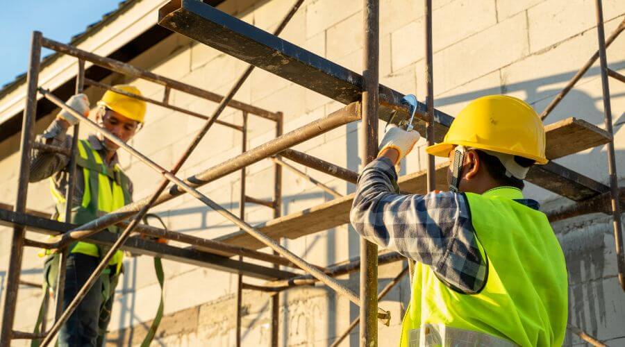 Expert Emergency Roof Repairs services in Nuevo, CA